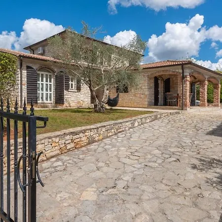 Guest house Diana Sinozici