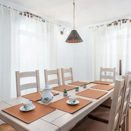 Diana Guest house