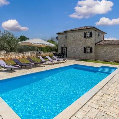 Diana By بيت ضيافة