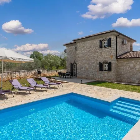 بيت ضيافة Diana By 4*