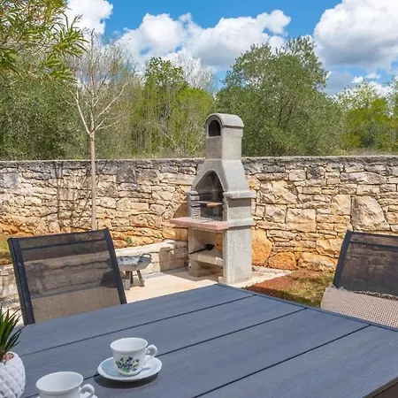 Diana By بيت ضيافة 4*